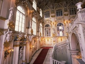 Лестница в Зимнем дворце - фото роскошного убранства Эрмитажа