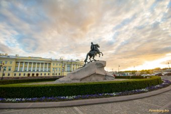 Медный всадник - достопримечательность Петербурга