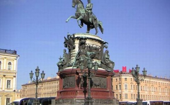 Памятники в Санкт-Петербурге