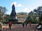 Памятник Екатерине 2 в Санкт-Петербурге