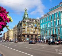 Вид на дом Зингера и станцию метро